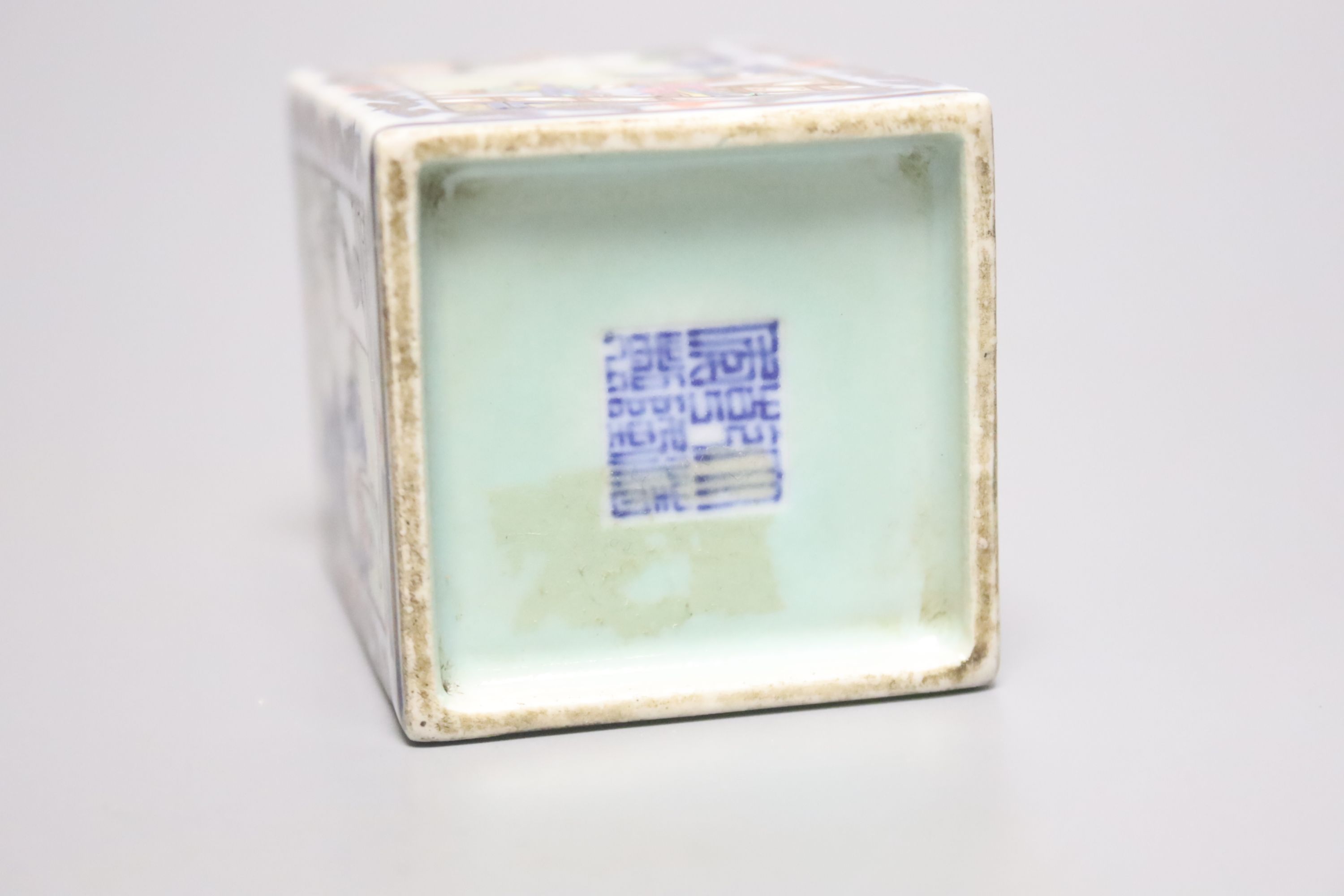 A Chinese enamelled porcelain square brush pot, 7.4cm